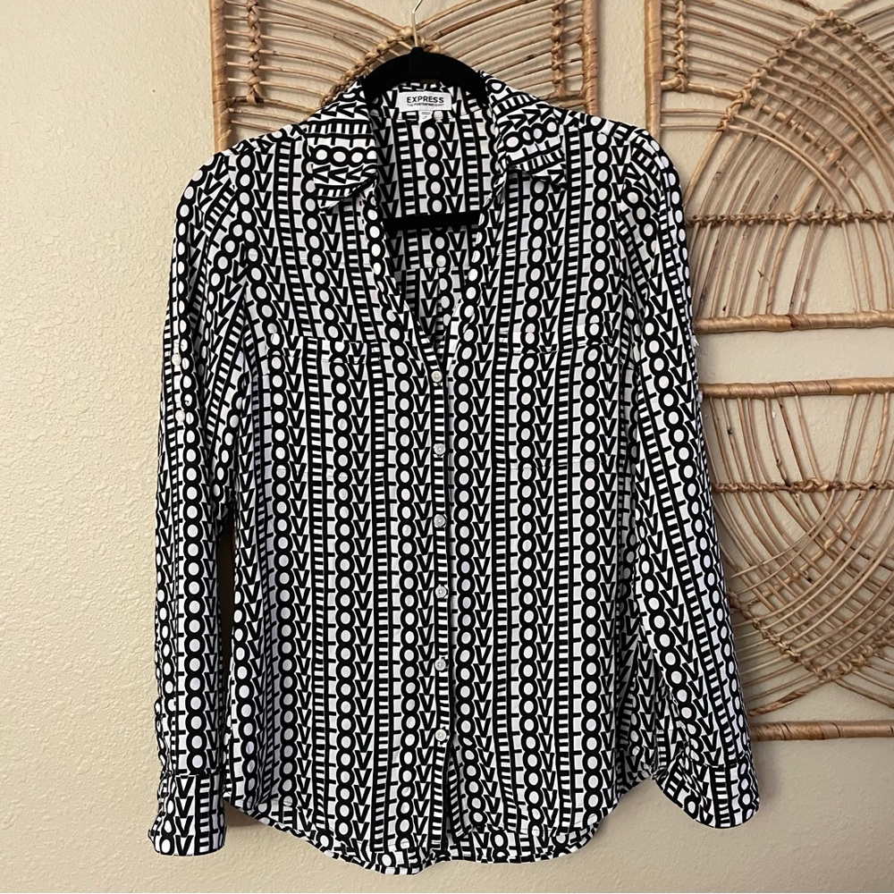 Express The Portofino Shirt Love Spellout Button Front Roll‎ Tab Sz S B38